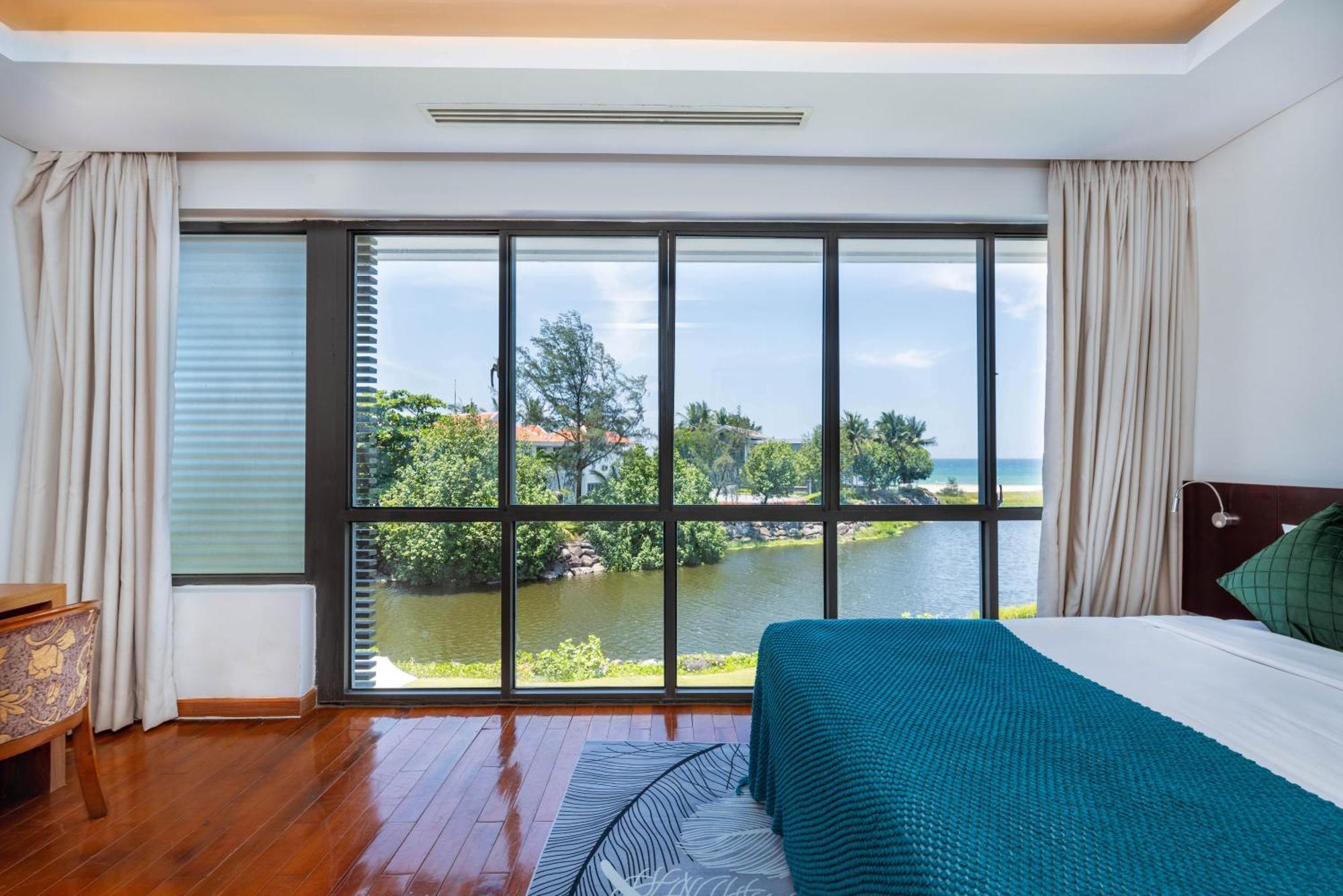 Ocean Luxury Villas Danang Exterior photo